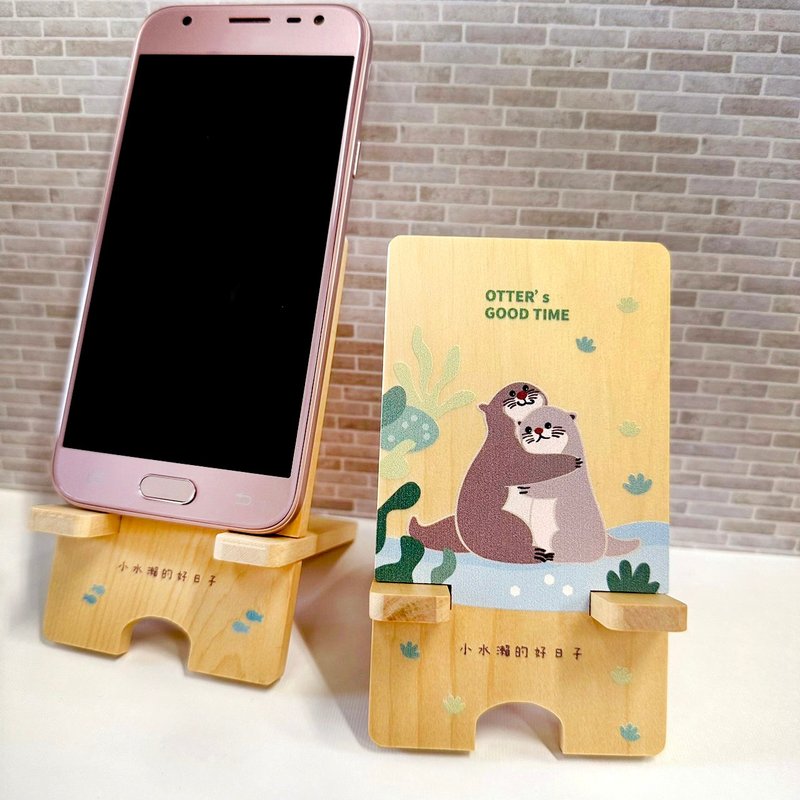 水濑抱抱/小水濑的好日子/原木二片式手机架 - 手机座/防尘塞 - 木头 咖啡色