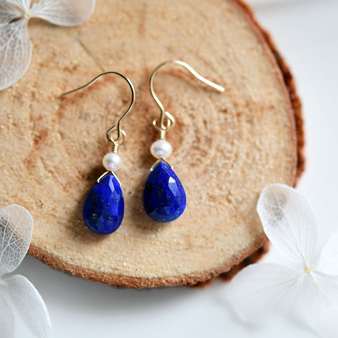 Good luck success UP! Lapis lazuli and pearl earrings December birthstone - 耳环/耳夹 - 宝石 蓝色