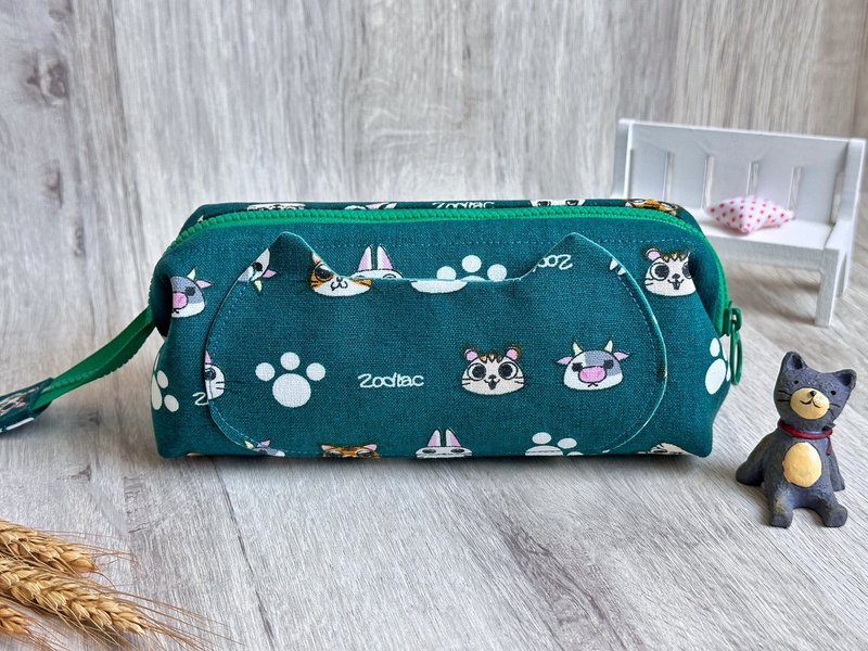 绿色动物园 大容量笔袋 手作布包 化妆收纳包 礼物 - 铅笔盒/笔袋 - 棉．麻 绿色