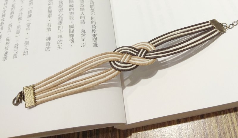 手工编织/幸运8线条编织手链/客制款 - 手链/手环 - 其他材质 卡其色