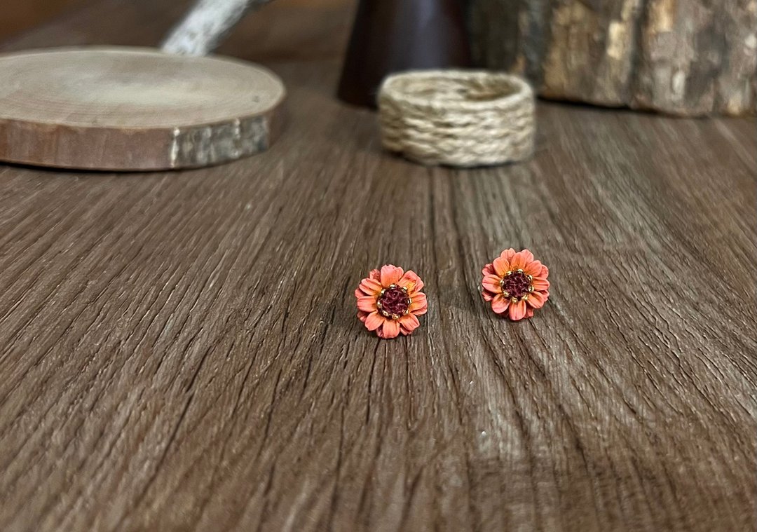 百日草 橘 小朵花 不锈钢耳针 - 耳环/耳夹 - 陶 橘色