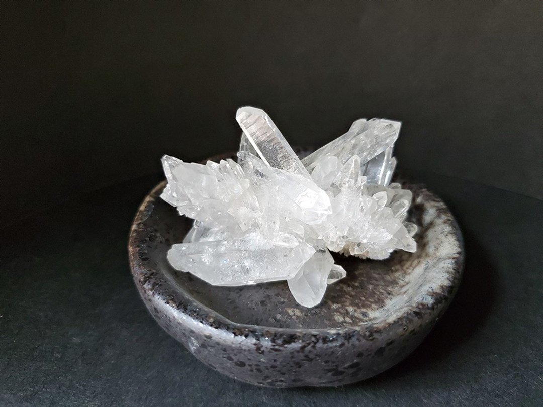 艺术陶瓷底座配特级天然冰种白晶簇 - 其他 - 宝石 白色
