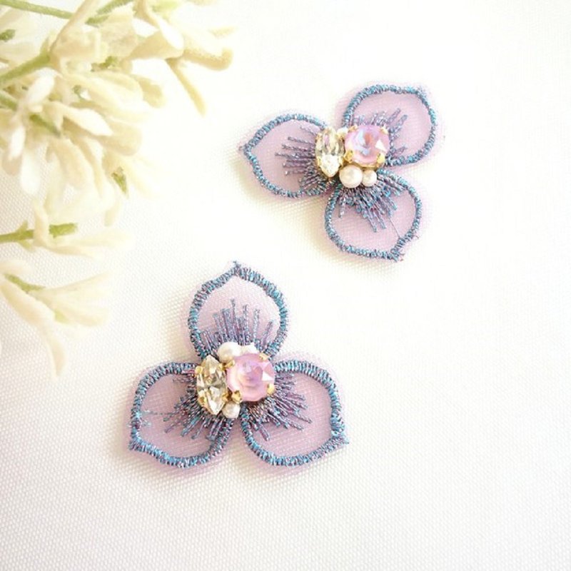 Hydrangea lace Clip-On, earrings (purple) - 耳环/耳夹 - 其他金属 紫色