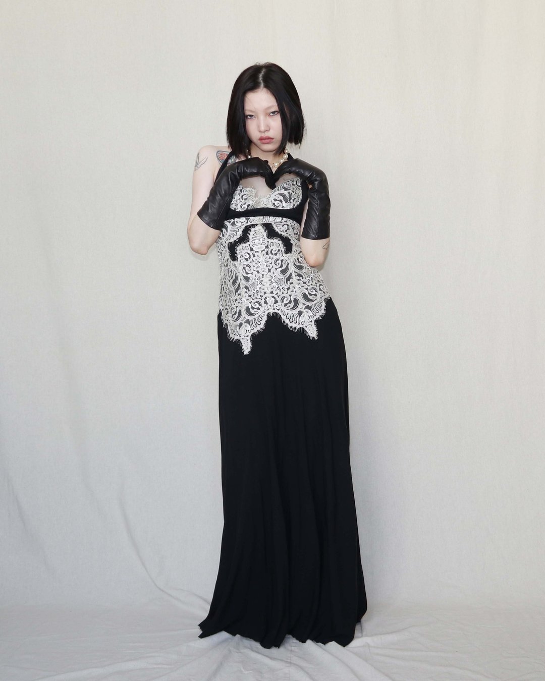 南瓜Vintage。Nicole Miller 真丝 黑色 蕾丝 绕颈 露背 礼服 - 洋装/连衣裙 - 丝．绢 黑色