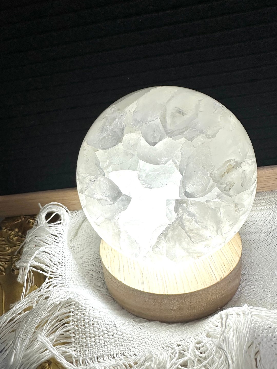 Crystal.EAA 水晶球 开口笑 白水晶洞 87mm - 摆饰 - 水晶 白色