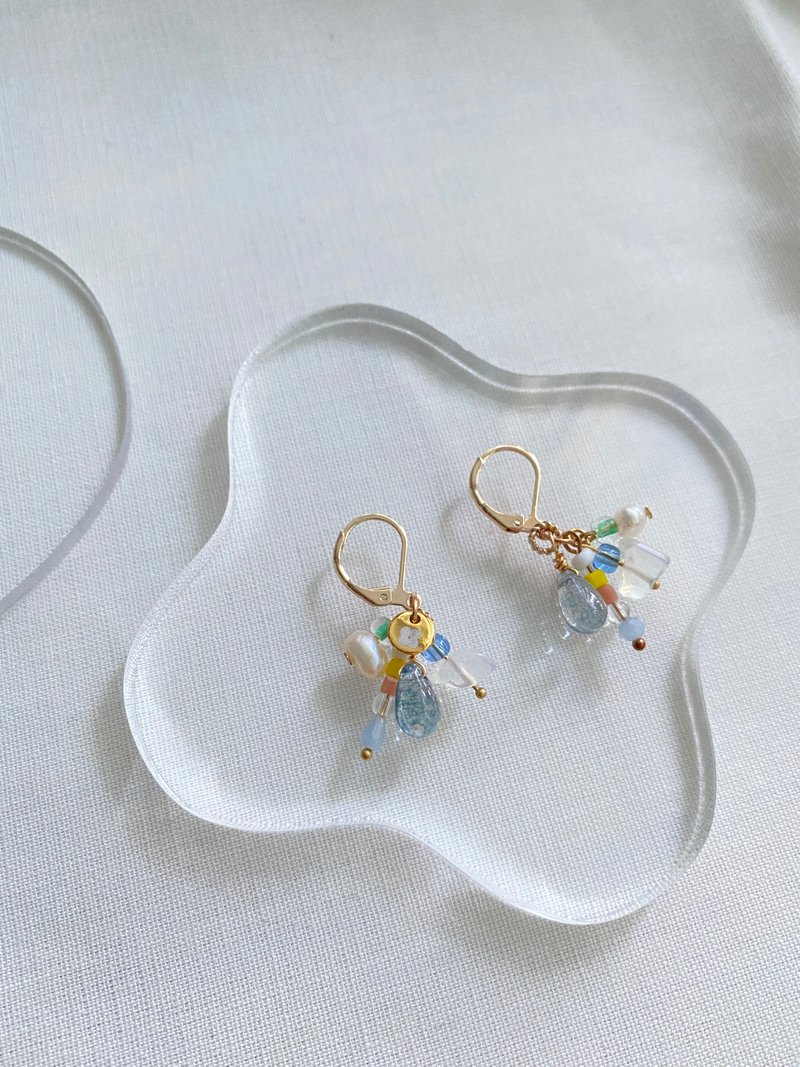 Holiday 法式耳勾 水晶 淡水珍珠 玻璃珠 - 耳环/耳夹 - 水晶 