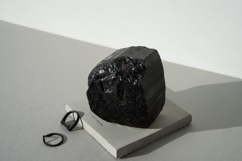 天然扩香 力量 #04 矿石香氛系列 - 香薰/精油/线香 - 水晶 黑色