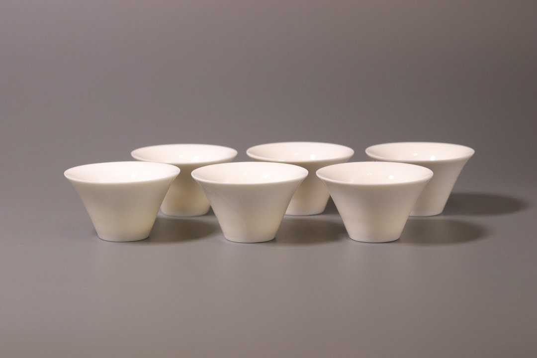 敦睦窑 德化模刻印花玉瓷斗笠杯 六入一组 - 茶具/茶杯 - 瓷 白色
