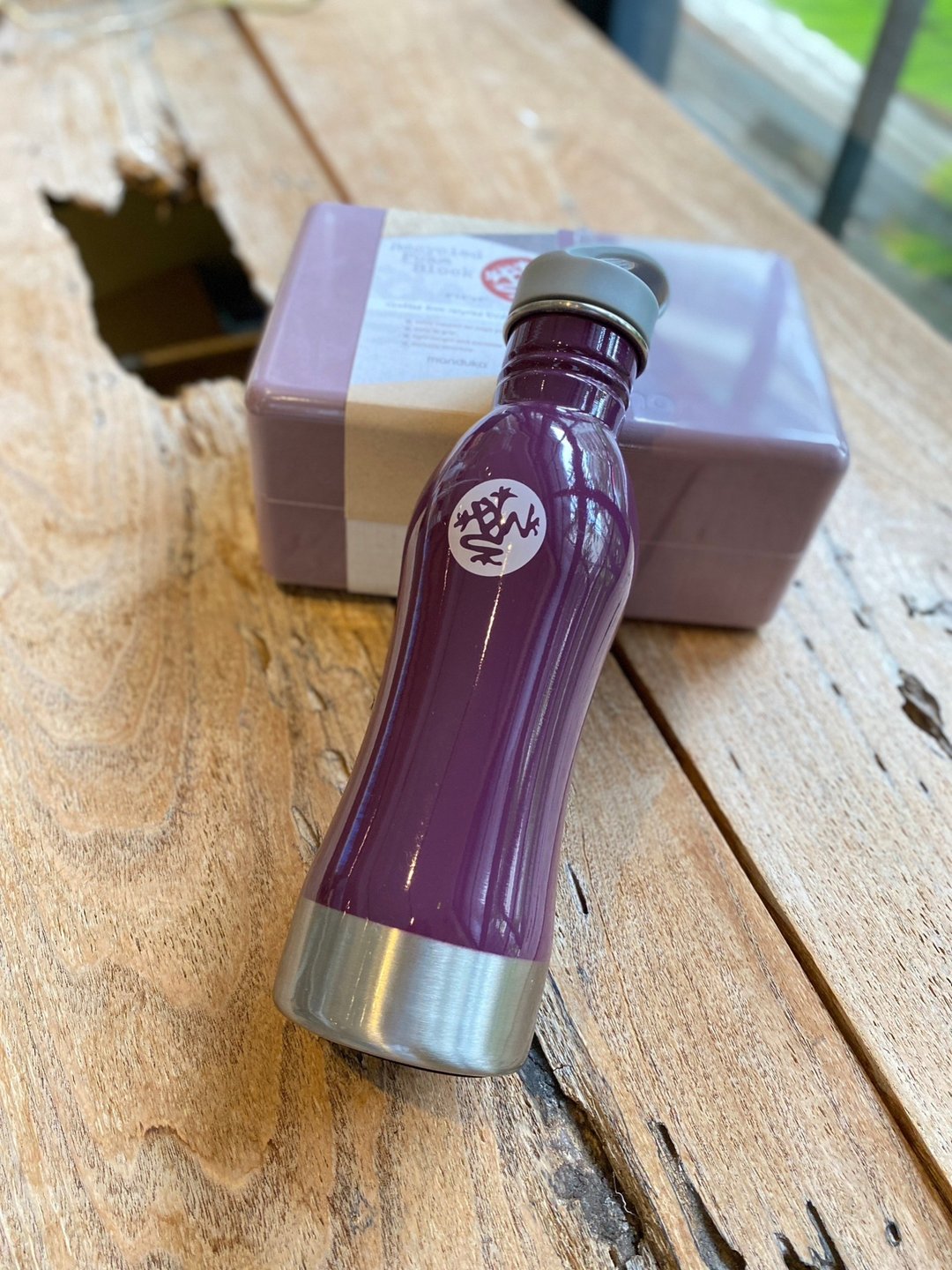 美国Manduka 全新绝版环保杯水壶 食品级不锈钢25OZ 740ml-葡萄紫 - 水瓶/水壶 - 不锈钢 紫色