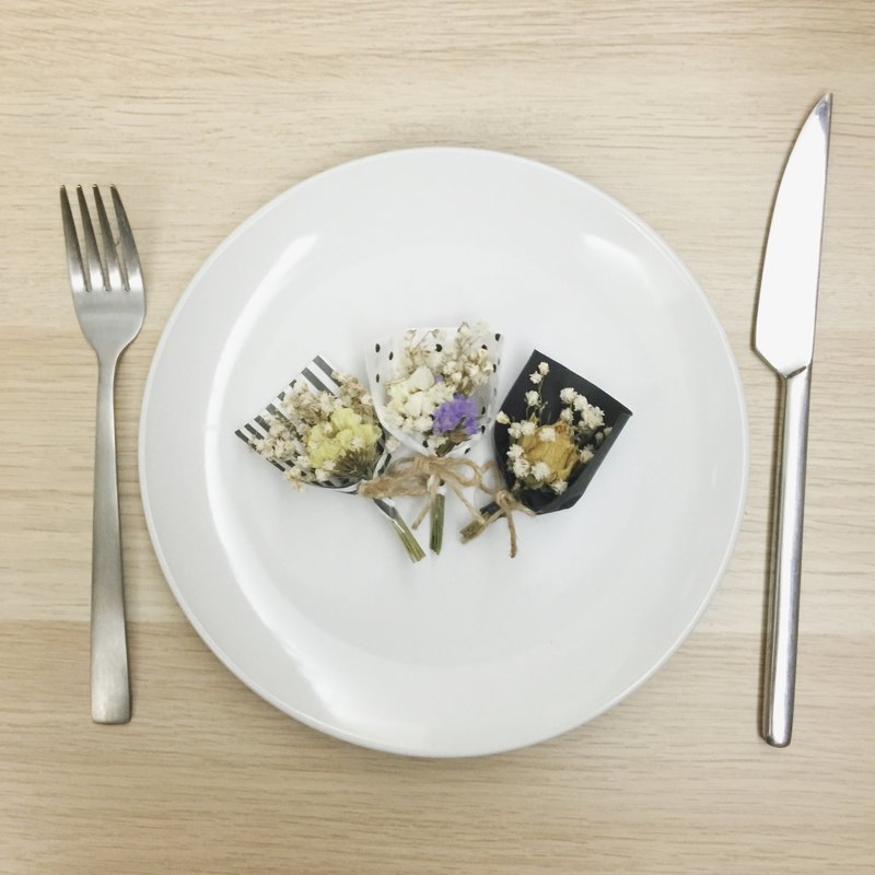 // 迷你之爱// 迷你小花束礼盒 / 买5送1 毕业季 婚礼小物 送礼小物 姐妹礼 情人礼 办公小物 派对小礼 - 干燥花/捧花 - 植物．花 粉红色