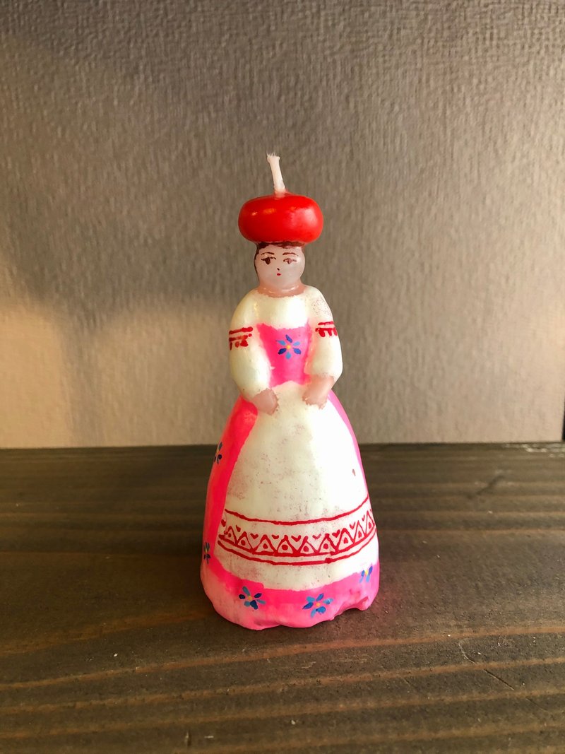 Girl in russian red hat - 蜡烛/烛台 - 蜡 红色
