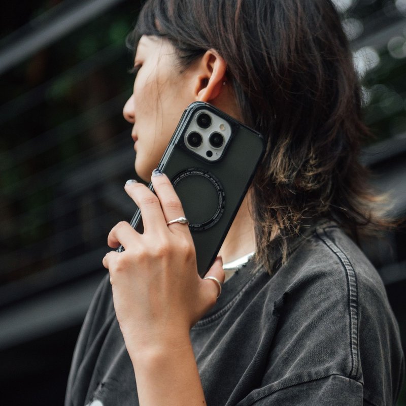 iPhone 15 系列 Saido低调风格磁吸防摔手机壳 附扣具-黑 - 手机壳/手机套 - 其他材质 黑色