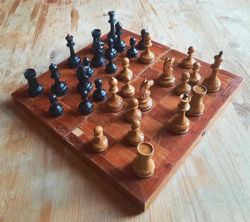 木制苏联西洋棋棋具 1957 年 2 月 7 日制造 — 1950 年代苏联老式西洋棋棋具 - 桌游/玩具 - 木头 