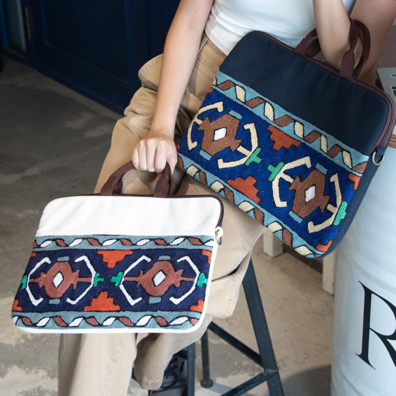 羊毛手工刺绣电脑包 － Catch Your Eyes - 电脑包 - 羊毛 多色