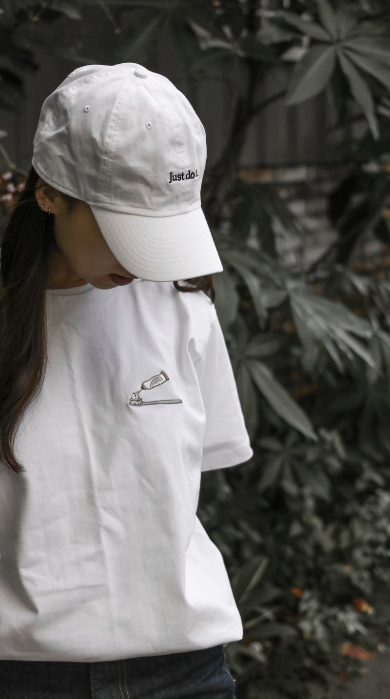 吉普星球出品 - 超亮白彩虹牌牙膏  / 上衣  刺绣Tee  (中性版) - 女装 T 恤 - 棉．麻 白色