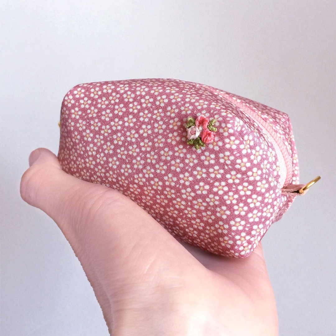 Pouch with Japanese Traditional Pattern, Kimono (Small) "Silk" - 化妆包/杂物包 - 丝．绢 