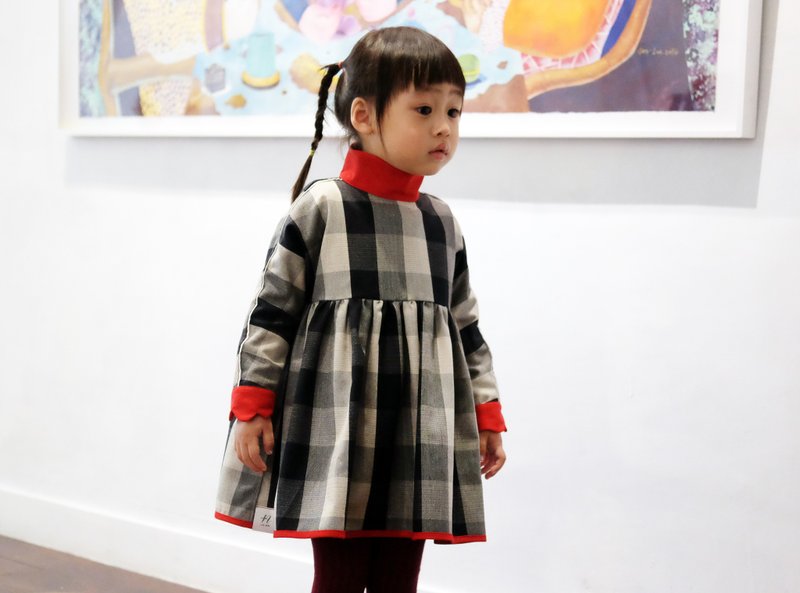小领格纹连袖洋装 || 童装 / 羊棉 / 限量手作 - 童装礼服/连衣裙 - 其他人造纤维 灰色