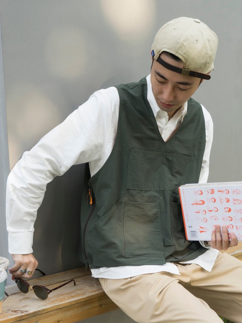 VEST 日系户外工装马甲 造型叠穿 多袋寬鬆套頭设计背心 抗撕裂布 - 男装背心 - 棉．麻 蓝色