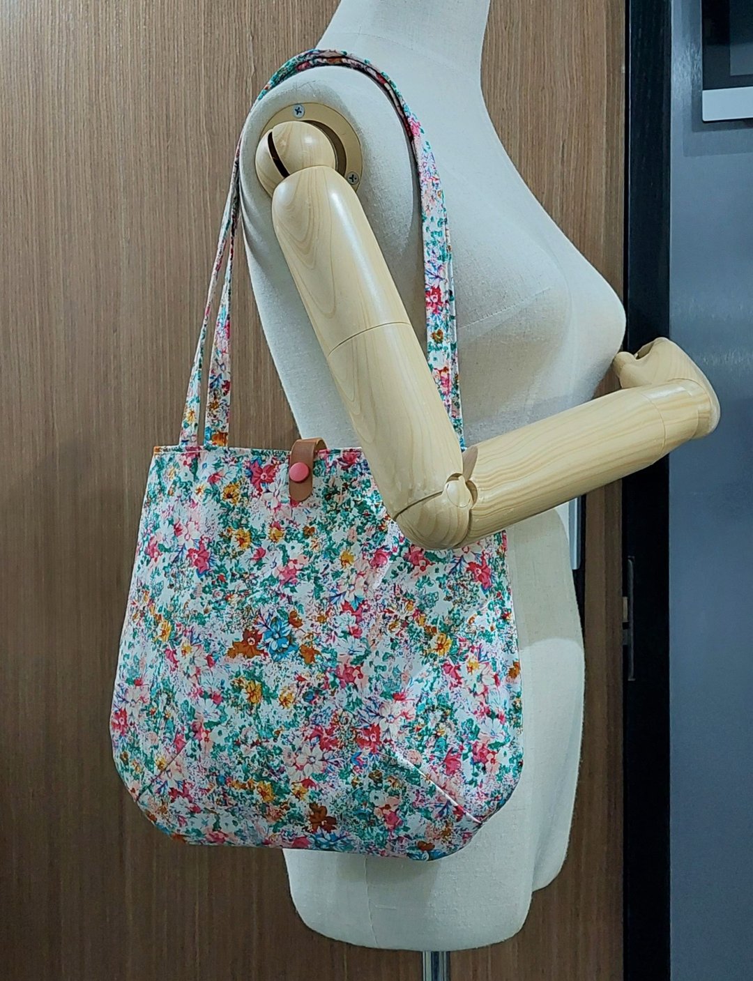 【MY。手作】侧背包 / tote bag ~ 花花花 - 手提包/手提袋 - 棉 多色