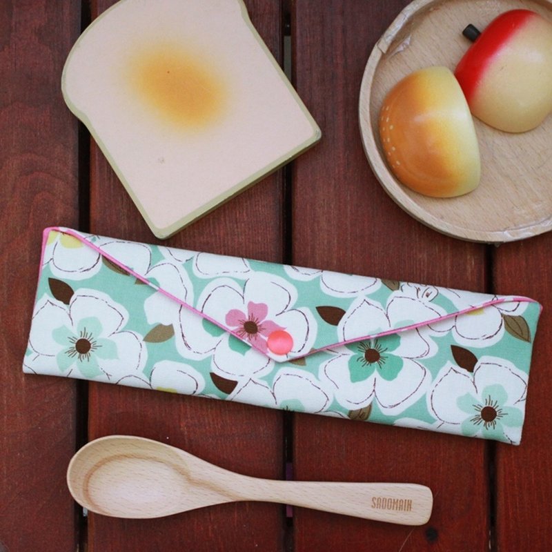 文青风环保筷袋 ~美美花儿 粉嫩绿 收纳包.环保筷袋.手作餐具袋.交换礼物.环保.可爱动物 - 收纳用品 - 棉．麻 绿色