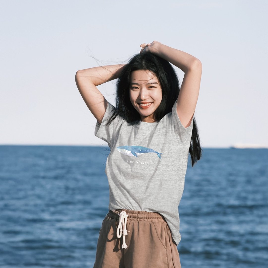 | 微光 Ocean | 插画 T-shirt_星辰鲸 - 女装 T 恤 - 棉．麻 