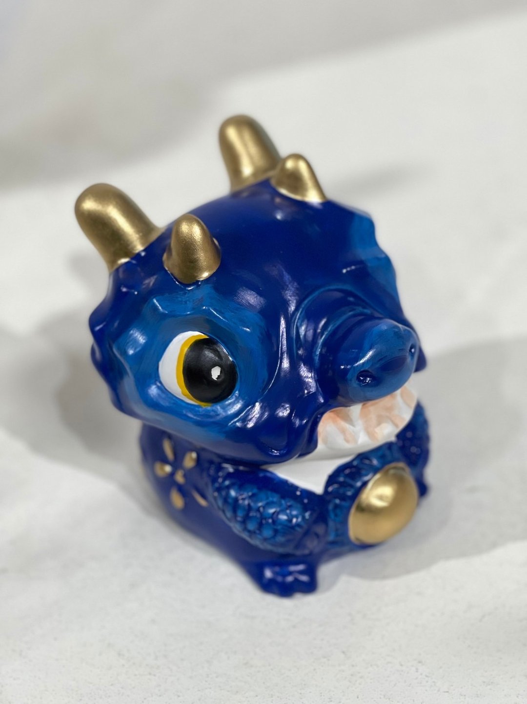 龙年新品 台湾制造 纯手工绘制 陶瓷 蓝色 成就 彩球龙祈福存钱筒 - 玩偶/公仔 - 陶 蓝色