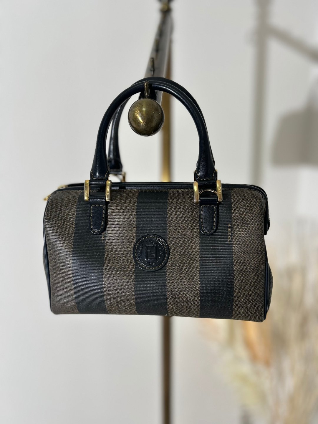 【日本直送，名牌二手包装】Fendi Zucca logo迷你包迷你波士顿手提包棕黑复古dmjg8y - 手提包/手提袋 - 真皮 黑色