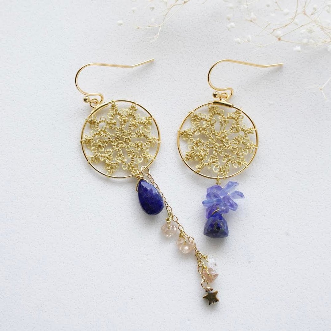 December birthstone and Kyoto Nishijin silk earrings - 耳环/耳夹 - 丝．绢 金色