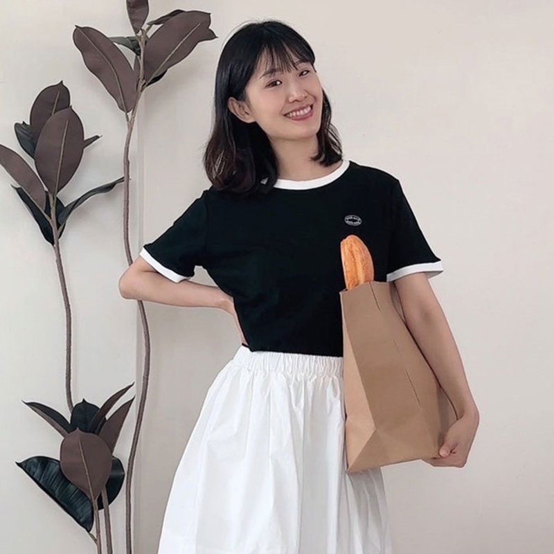 witharch撞色边基础T恤-黑 - 女装 T 恤 - 棉．麻 黑色