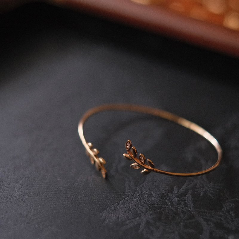 Emerald Gift。拈翠-法国制18K包金手环-月桂女神-绝版 - 手链/手环 - 玉石 金色