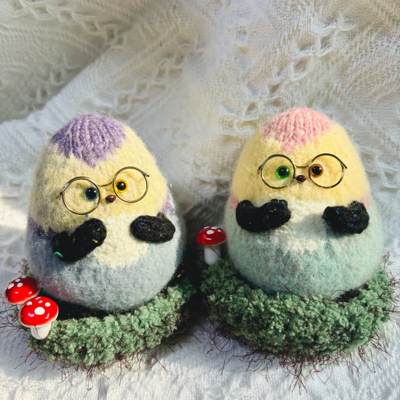 带有巢穴的 DOJULE 钩编玩偶 - 玩偶/公仔 - 羊毛 多色