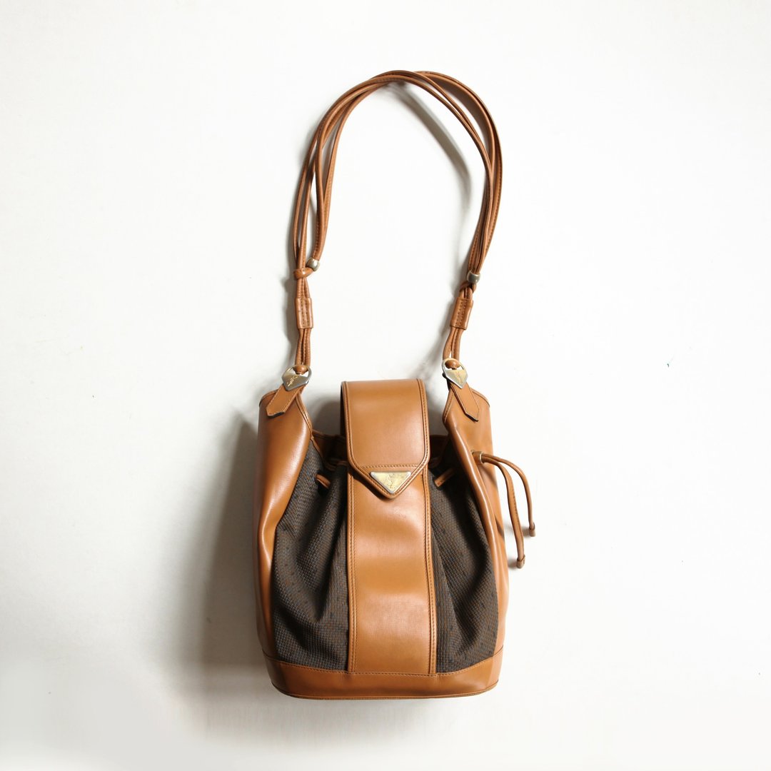 A ROOM MODEL - VINTAGE，BC-2523 YSL焦糖色滚边灰色编织侧背包 - 侧背包/斜挎包 - 塑料 咖啡色