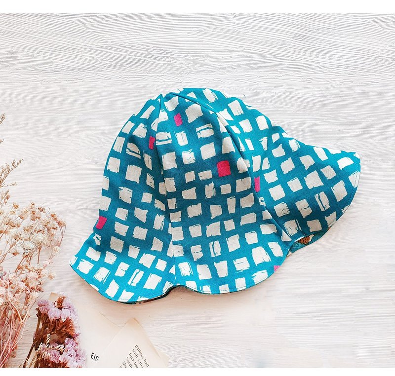 多巴胺撞色方块 宝宝渔夫帽 遮阳帽 弥月礼 - 婴儿帽/发带 - 棉．麻 蓝色