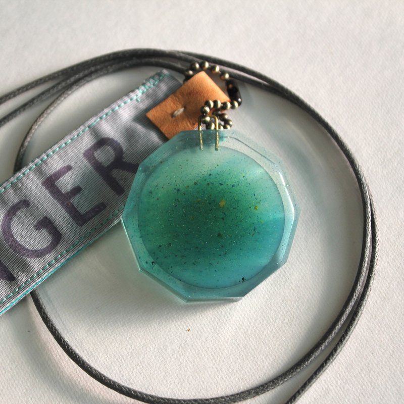 小圆镜 湖底的岩屑 清透彩色树脂 吊饰 - 吊饰 - 塑料 绿色