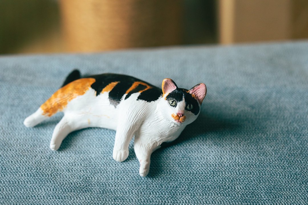 猫咪 定制化宠物手工黏土模型 三花猫 含底座 - 玩偶/公仔 - 粘土 橘色