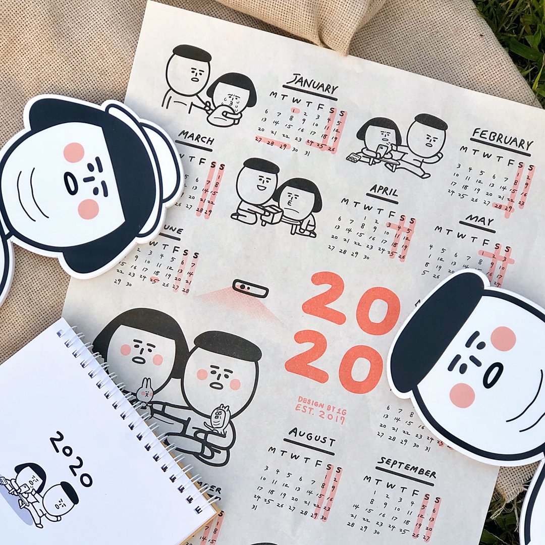 2020桌历 | 1G珍妮芬蒂再陪你一起 【 附赠年历海报、贴纸 】 - 年历/台历 - 纸 