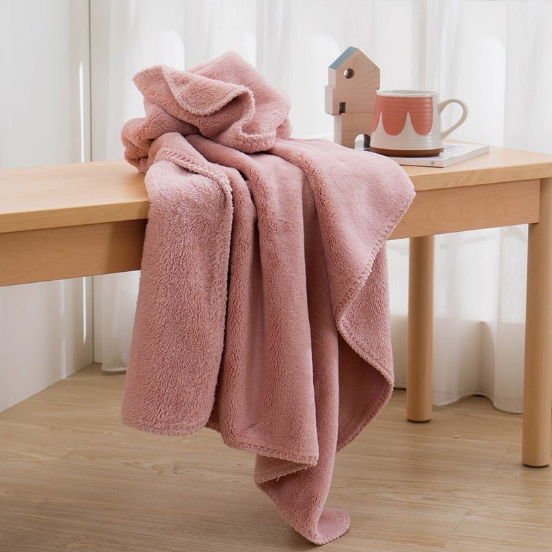 送礼首选-法兰绒毛毯/雾粉(100x120cm) - 被子/毛毯 - 聚酯纤维 粉红色