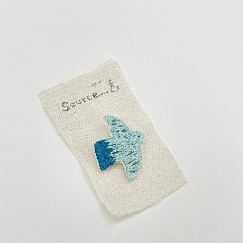 原创设计 l 青鸟刺绣胸针 刺绣别针 鸟类胸针 动物刺绣 定制刺绣 - 胸针 - 棉．麻 蓝色