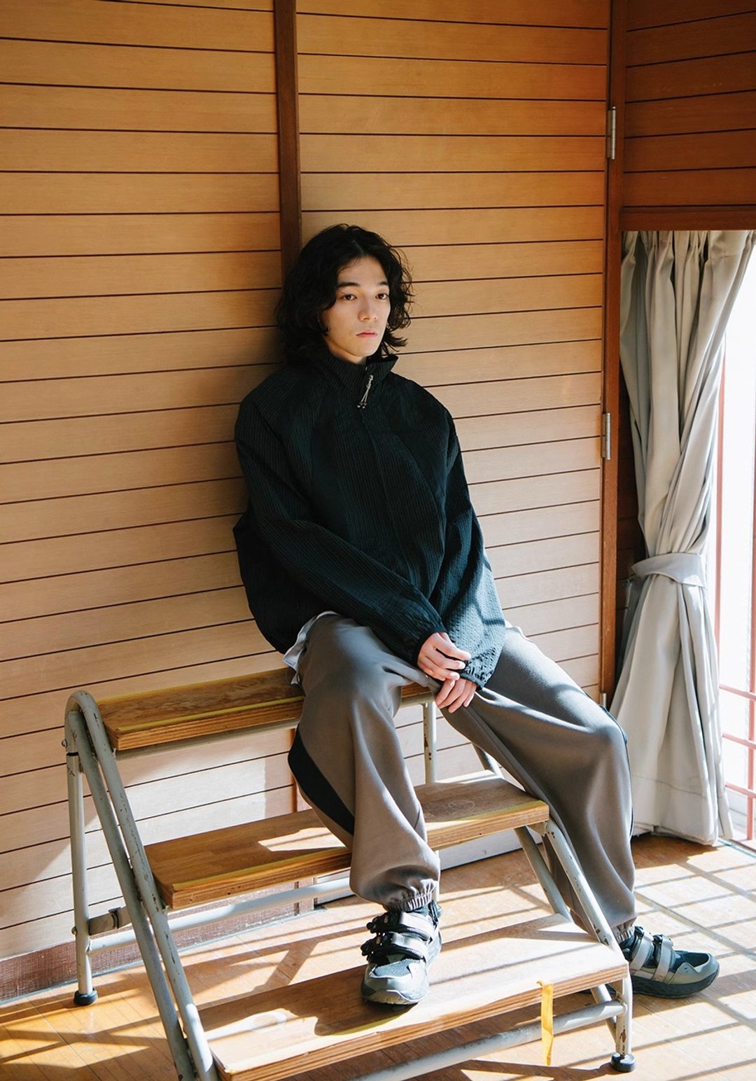 一条有设计感的运动裤 日系复古寬鬆直筒裤 - 男士长裤 - 其他材质 咖啡色