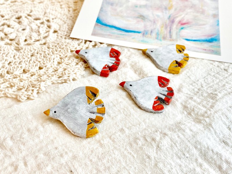 飞向晴天的小鸟 陶土胸针 - 胸针 - 粘土 白色