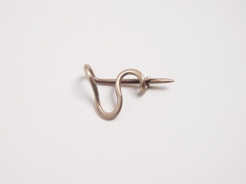 【Line 系列】#a320 曲线胸针/披肩针/ 黄铜/ 手工礼物/ 定制化 - 徽章/别针 - 铜/黄铜 金色