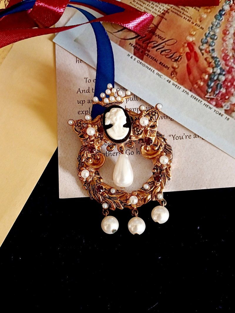 vintage jewelry  维多利亚浮雕女神多垂坠仿珠   别针 胸针 - 胸针 - 其他金属 