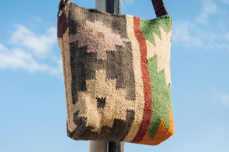 民族风侧背包/手工侧背地毯包/地毯斜背包/boho斜背包-摩洛哥风 - 侧背包/斜挎包 - 棉．麻 多色