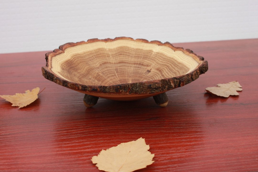 橡木切片碗木天然边缘野生树干展示盘用于固定环 - 盘子/餐盘/盘架 - 木头 