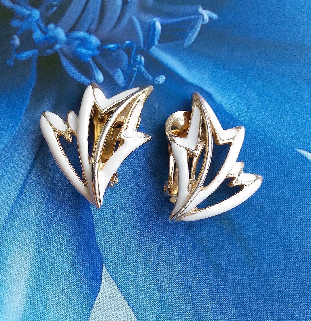 Vintage Jewelry 西洋古董饰品 对称 白珐琅 叶形 夹式耳环 - 耳环/耳夹 - 其他金属 金色