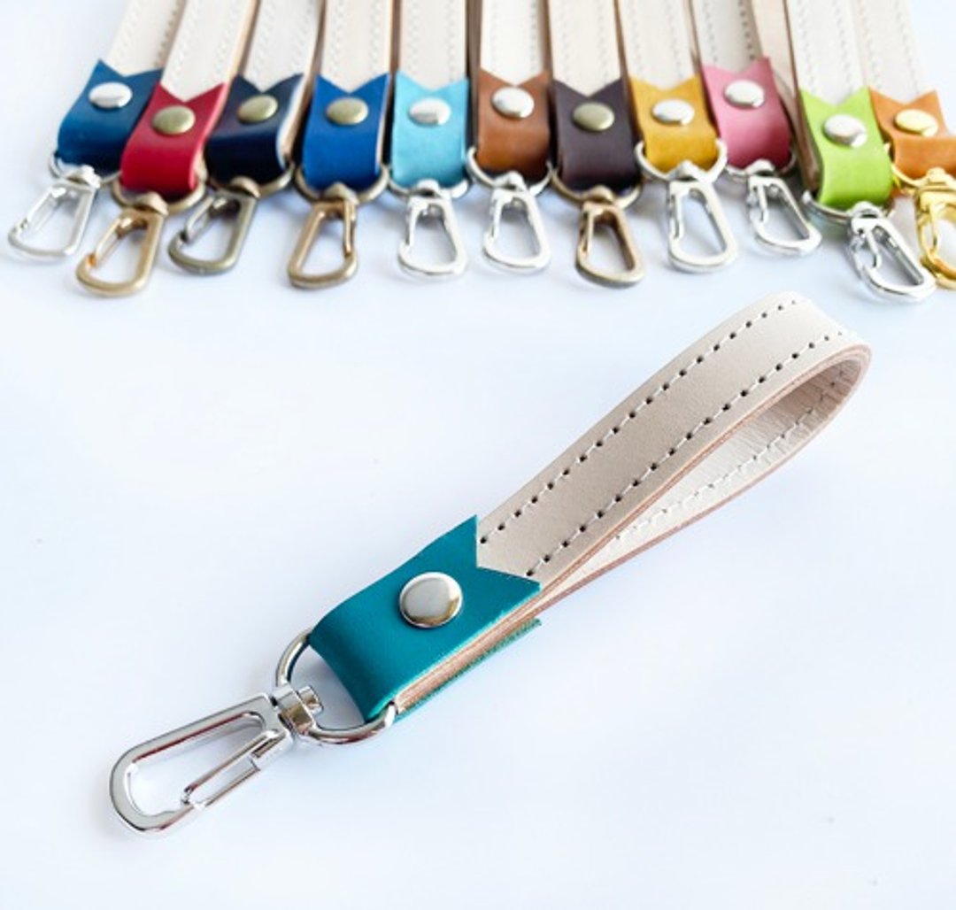 Genuine leather key chain with a choice of leather colors (15 colors in total) ☆ Customizable metal fittings ☆ For matching and small gifts ♪ - 钥匙链/钥匙包 - 真皮 