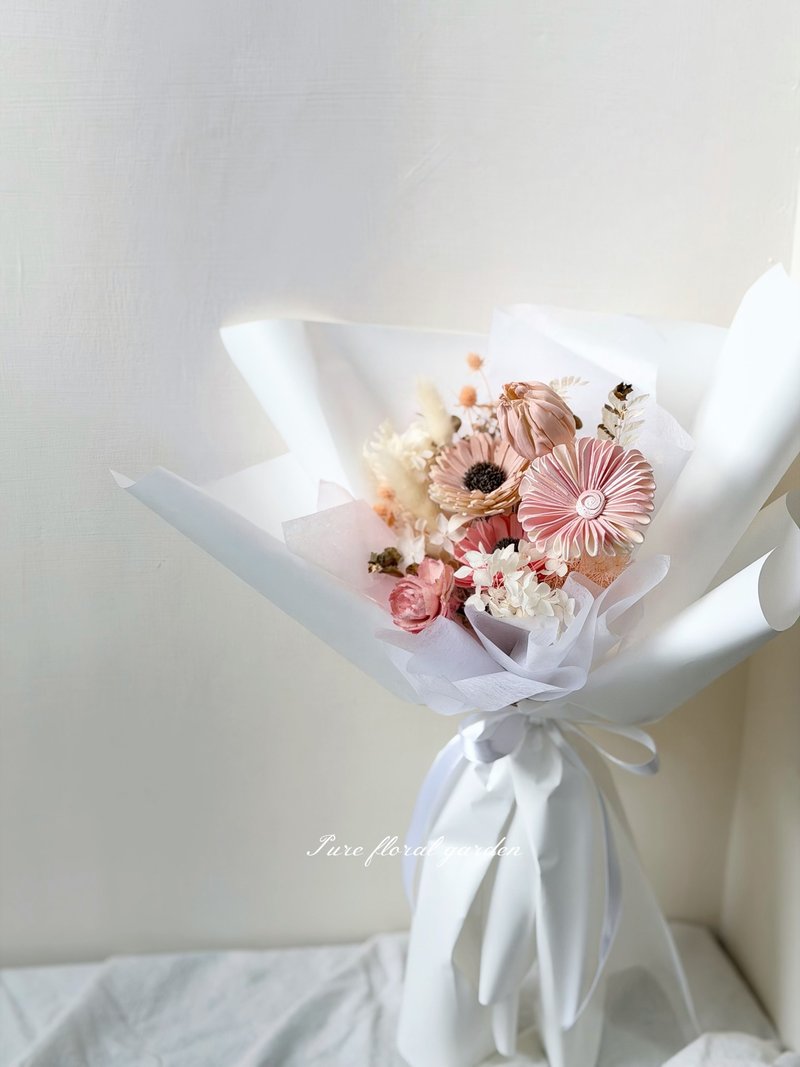 小腮红 干燥花永生花束 告白花束 生日礼物 情人花束 毕业花束 - 干燥花/捧花 - 植物．花 多色