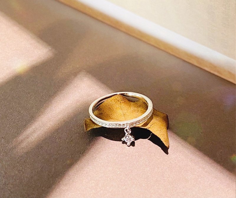 925纯银 满钻线戒 造型戒指 锆石 纯银戒指 方钻 - 戒指 - 纯银 银色