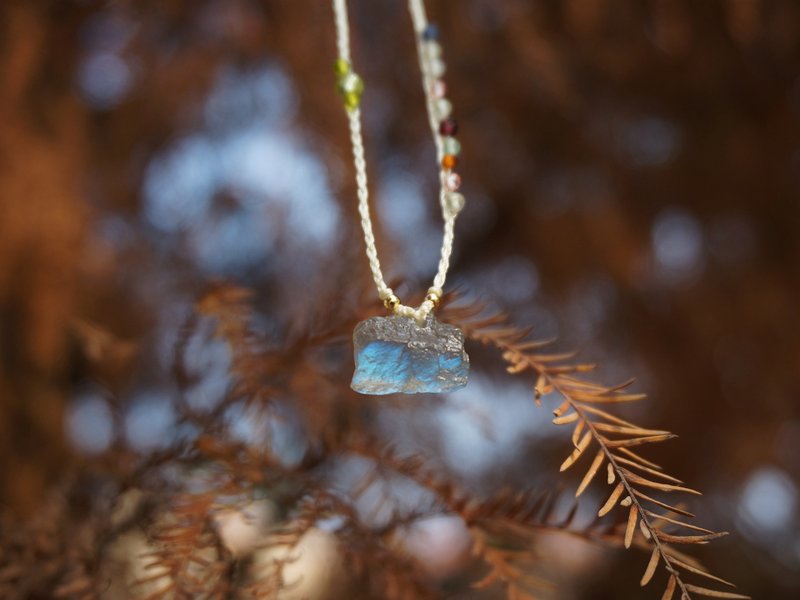 | MC | 天然拉长石原石彩虹锁骨链 手链 蜡线编织项链 - 手链/手环 - 半宝石 