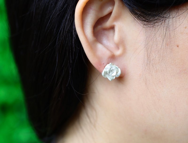 白曼莲耳钉 实物铸造 925银 - 耳环/耳夹 - 纯银 银色